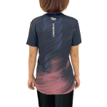 PRESSIO WOMEN’S PERFORM SHORT SLEEVE (KLSCM) – BLACK - Image 3